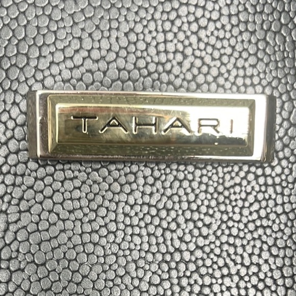 Tahari Gray Tote Bag with Classic Minimalist Design - Picture 4 of 16